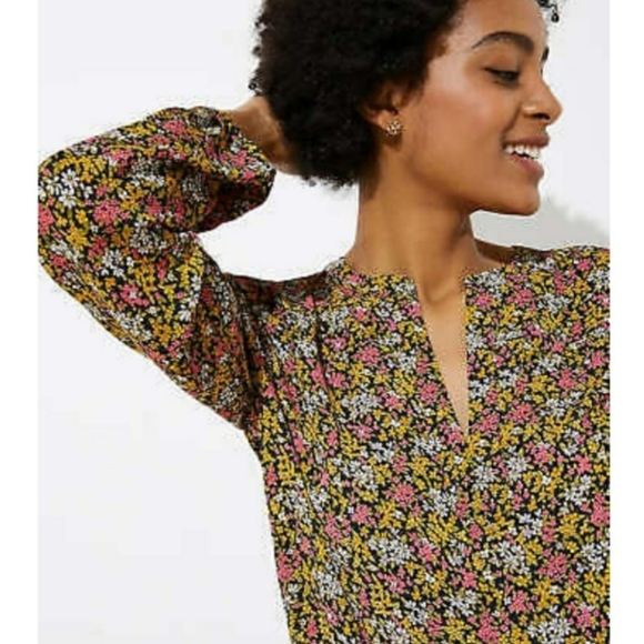 LOFT Wildflower Split Neck Blouse Size Small - Picture 5 of 5